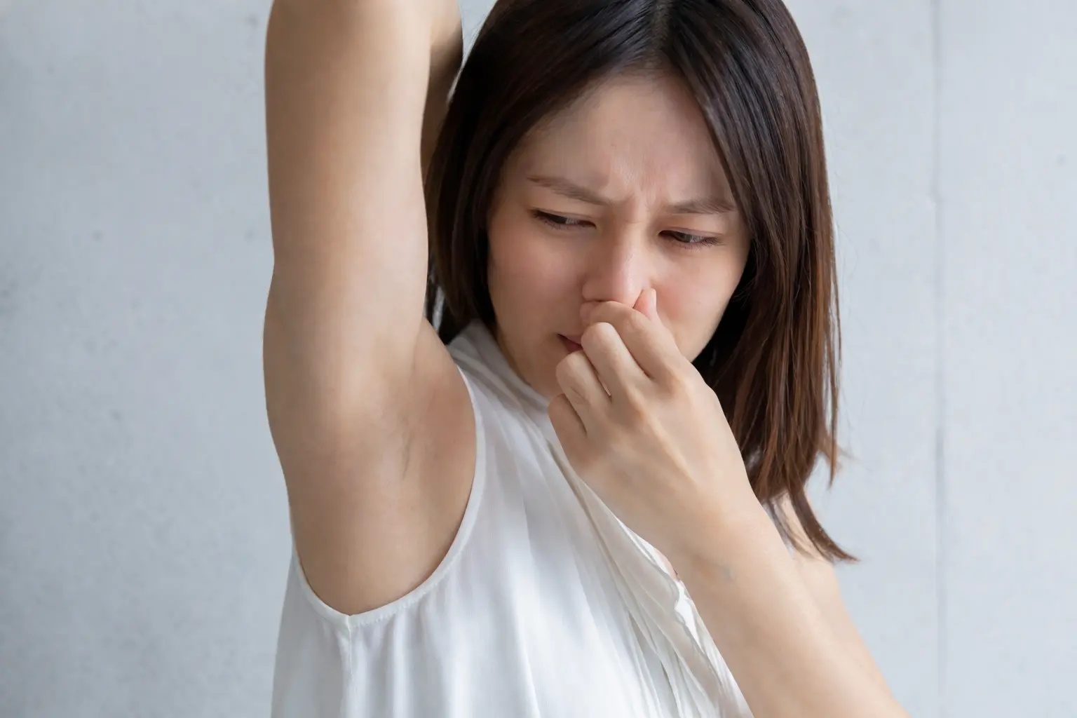 ワキの臭いが気になる女性